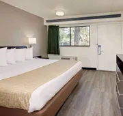 Travelodge by Wyndham College Park hotel detail image 5
