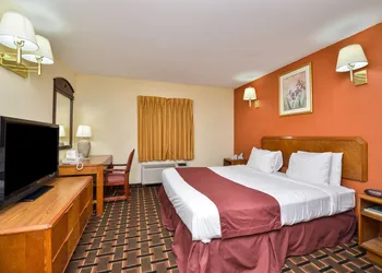 Red Carpet Inn Newark Irvington, NJ hotel thumbnail 8