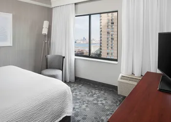 Courtyard Jersey City Newport hotel thumbnail 5