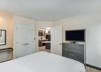 Candlewood Suites Secaucus - Meadowlands by IHG hotel thumbnail 5