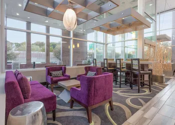 La Quinta Inn & Suites by Wyndham Clifton/Rutherford hotel thumbnail 3