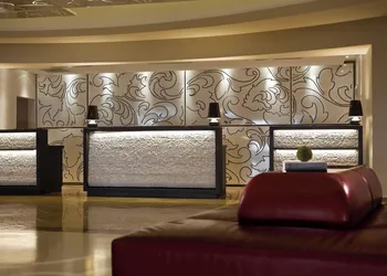 Renaissance Newark Airport Hotel hotel thumbnail 4