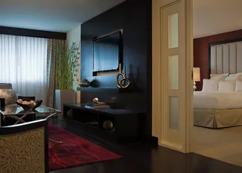 Renaissance Newark Airport Hotel hotel thumbnail 5