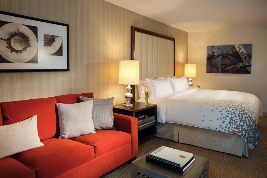 Renaissance Newark Airport Hotel hotel detail image 6