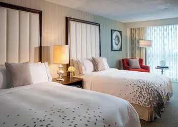 Renaissance Newark Airport Hotel hotel thumbnail 7