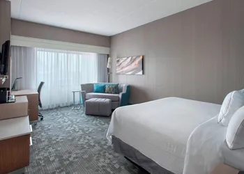 Courtyard by Marriott Newark Elizabeth hotel thumbnail 6