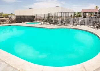 Travelodge by Wyndham Indio hotel thumbnail 5