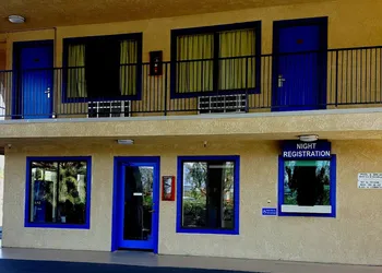 Travelodge by Wyndham Indio hotel thumbnail 8