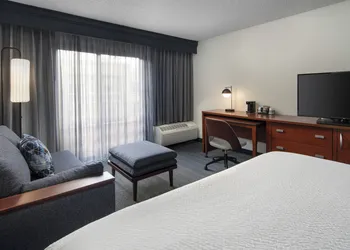 Courtyard By Marriott Palm Springs hotel thumbnail 6