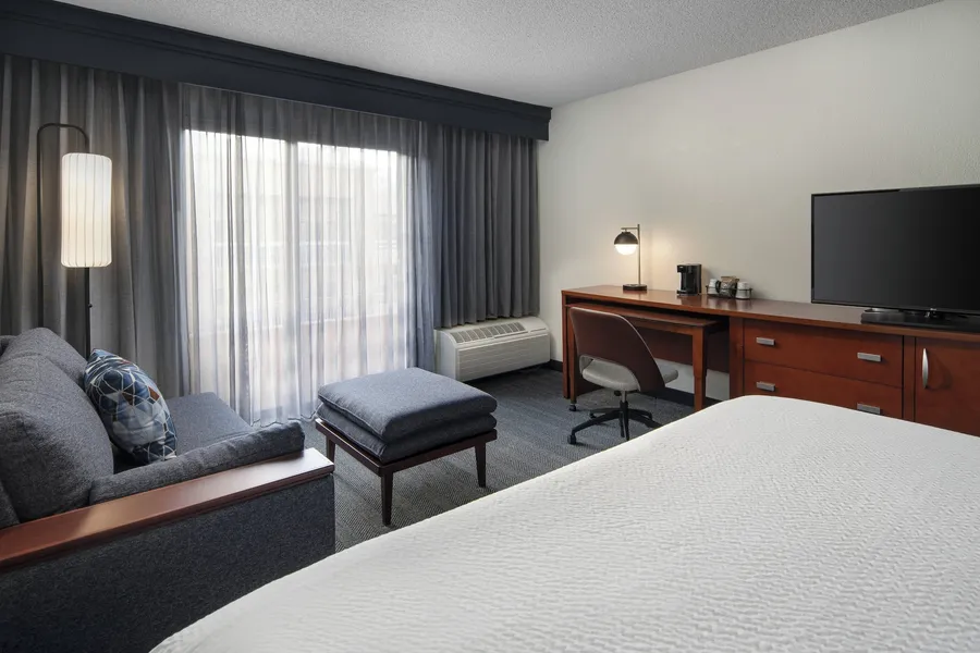 Courtyard By Marriott Palm Springs hotel detail image 6