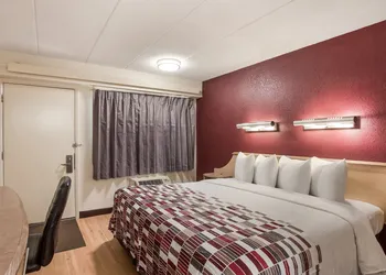 Red Roof Inn Philadelphia - Trevose hotel thumbnail 5