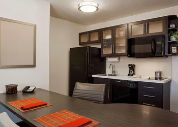 Sonesta Simply Suites Philadelphia Mount Laurel hotel thumbnail 4