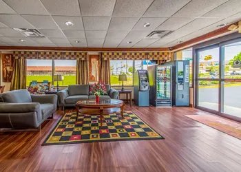 Econo Lodge Mount Laurel - Philadelphia East hotel thumbnail 3