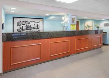 Super 8 by Wyndham Mount Laurel hotel thumbnail 4