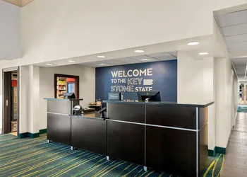 Hampton Inn & Suites Newtown hotel thumbnail 3