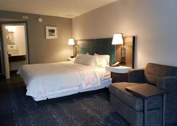 Hampton Inn & Suites Newtown hotel thumbnail 7