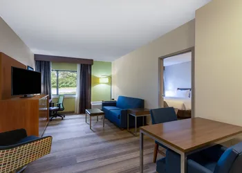 Holiday Inn Express Hotel & Suites Philadelphia – King of Prussia by IHG hotel thumbnail 7