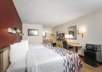 Red Roof Inn Philadelphia - Oxford Valley hotel thumbnail 4