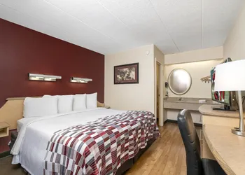 Red Roof Inn Philadelphia - Oxford Valley hotel thumbnail 8