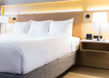 Radisson Hotel Phoenix Airport hotel thumbnail 8