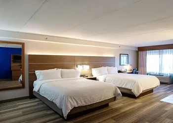 Holiday Inn Express & Suites Tempe by IHG hotel thumbnail 3