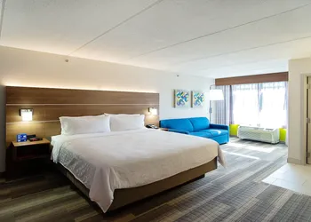 Holiday Inn Express & Suites Tempe by IHG hotel thumbnail 6