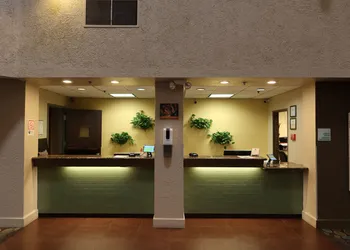 GreenTree Hotel Phoenix West hotel thumbnail 2