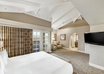 Hilton Phoenix Tapatio Cliffs Resort hotel thumbnail 8