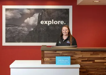 Hampton Inn Phoenix/Chandler hotel thumbnail 4
