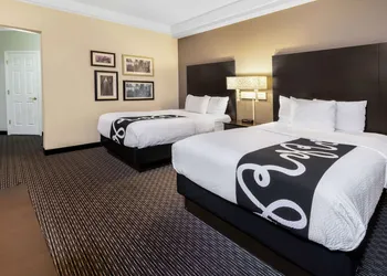 La Quinta Inn & Suites by Wyndham Mesa Superstition Springs hotel thumbnail 6