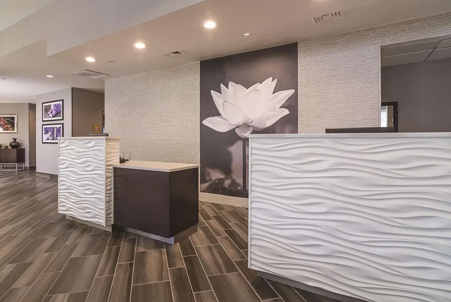 La Quinta Inn & Suites by Wyndham Phoenix Mesa West hotel detail image 2