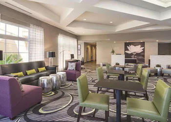 La Quinta Inn & Suites by Wyndham Phoenix Mesa West hotel thumbnail 3