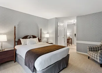 The Essex Resort & Spa hotel thumbnail 8