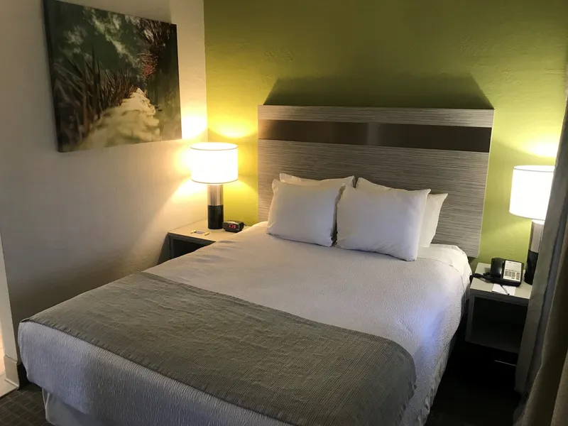 SureStay InnSuites Phoenix Hotel & Suites by Best Western hotel detail image 2