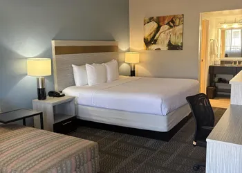 SureStay InnSuites Phoenix Hotel & Suites by Best Western hotel thumbnail 3