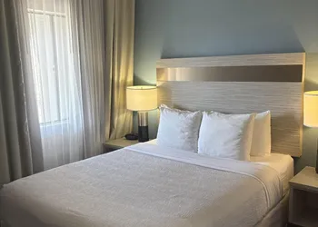SureStay InnSuites Phoenix Hotel & Suites by Best Western hotel thumbnail 7
