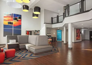 Hampton Inn Phoenix-Airport North hotel thumbnail 2