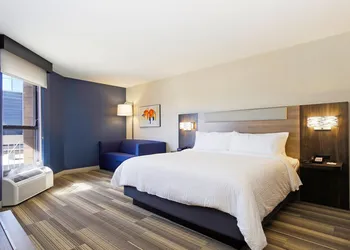 Holiday Inn Express & Suites Phoenix - Tempe by IHG hotel thumbnail 5