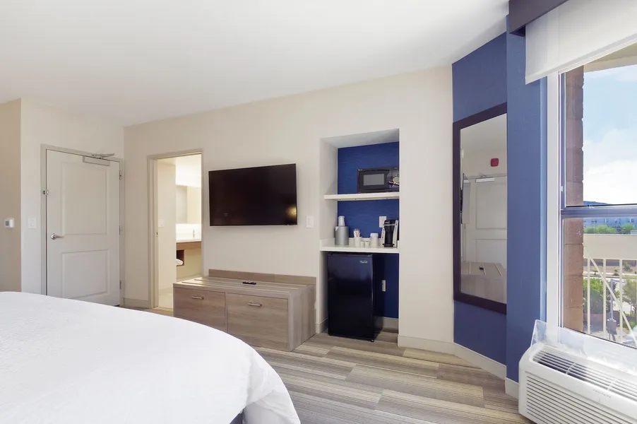 Holiday Inn Express & Suites Phoenix - Tempe by IHG hotel detail image 6