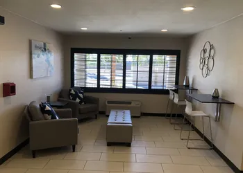 Baymont by Wyndham Phoenix I-10 near 51st Ave hotel thumbnail 3