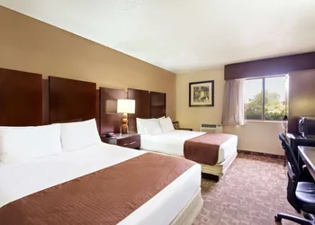 Rodeway Inn & Suites Chandler - Phoenix South I-10 hotel thumbnail 2