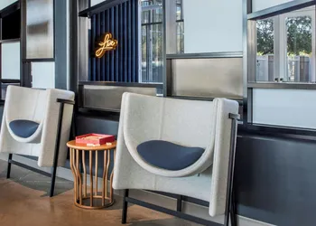 Aloft Phoenix Airport hotel thumbnail 4