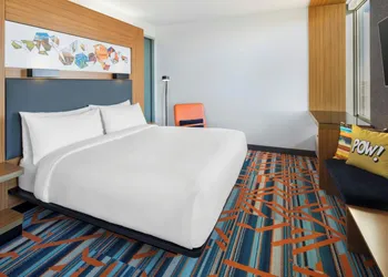 Aloft Phoenix Airport hotel thumbnail 7