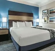 La Quinta Inn & Suites by Wyndham Phoenix I-10 West hotel detail image 5