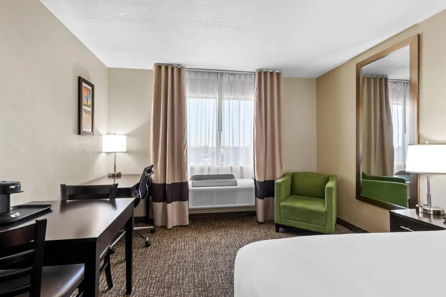 Comfort Inn & Suites Surprise Near Sun City West hotel detail image 6