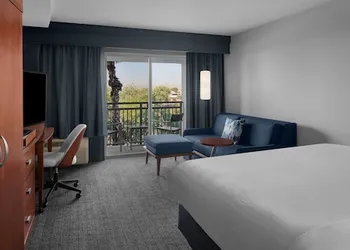 Courtyard by Marriott Phoenix West/Avondale hotel thumbnail 6