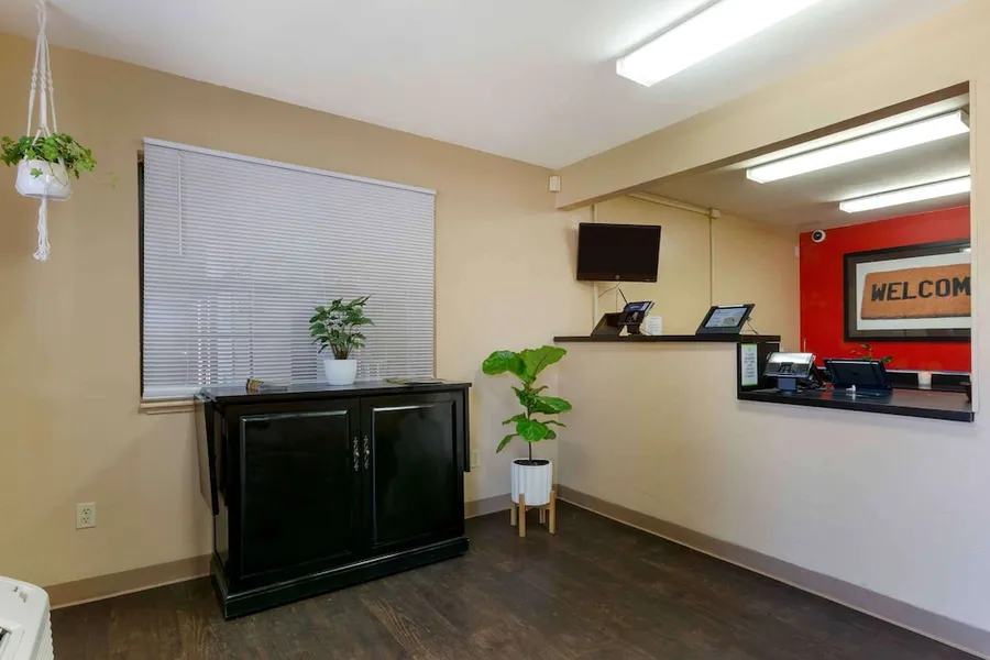 Extended Stay America Select Suites Phoenix Scottsdale North hotel detail image 2
