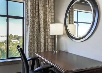 Hilton Phoenix Chandler hotel thumbnail 7