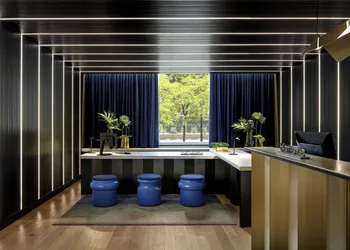 W Montreal hotel thumbnail 2