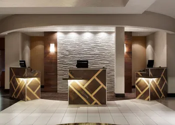 Embassy Suites by Hilton Phoenix Tempe hotel thumbnail 4